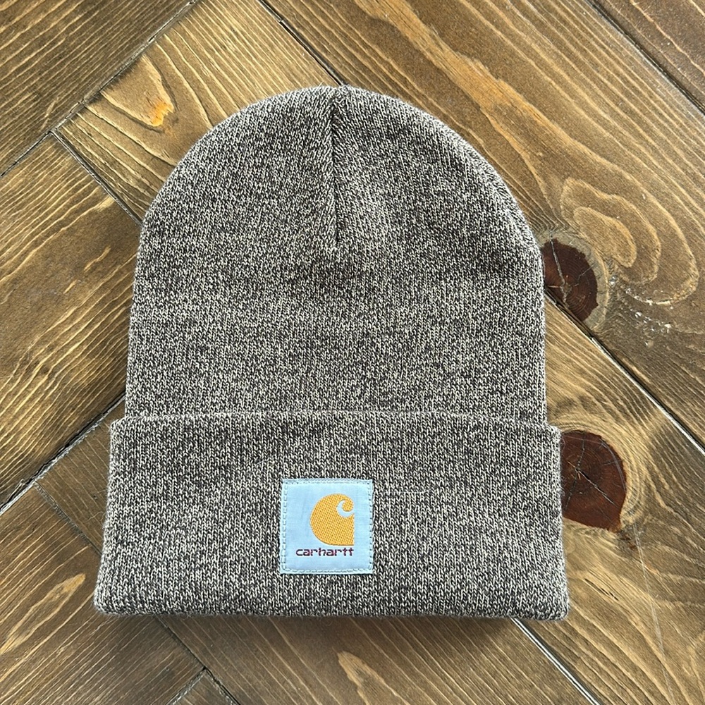Two toned Carhartt beanie